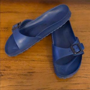 Rubber Birkenstock’s Navy